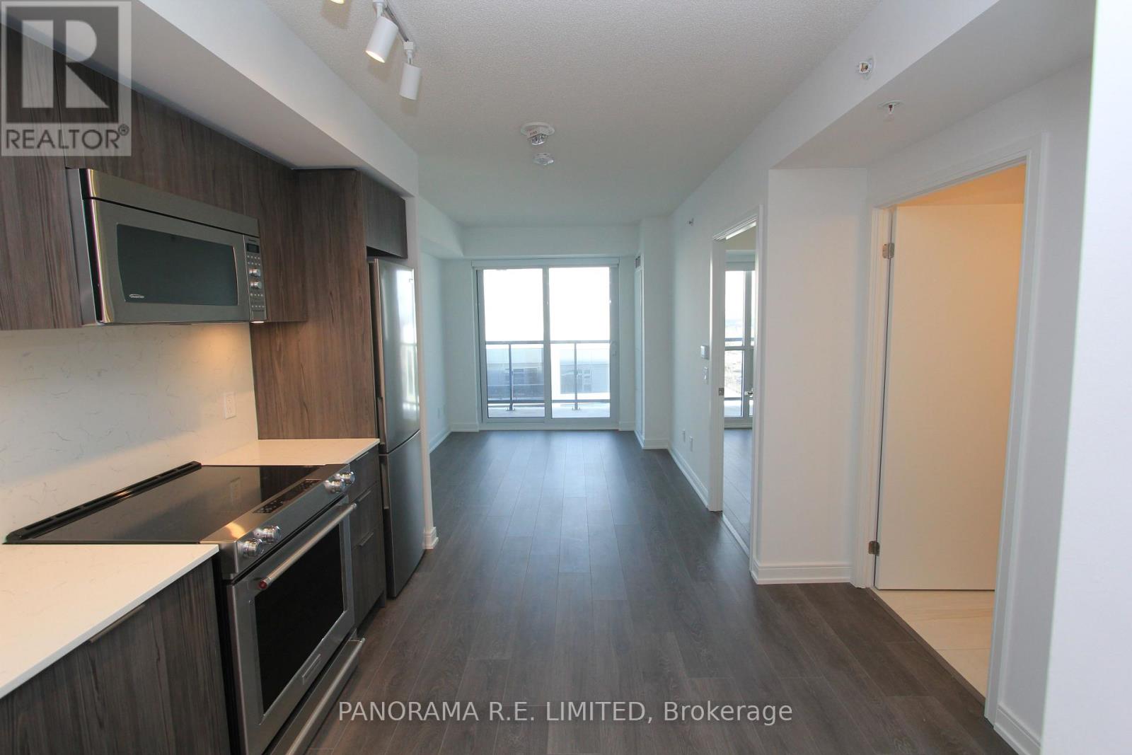 2207 - 30 Samuel Wood Way, Toronto, Ontario  M9B 0C9 - Photo 2 - W13127458