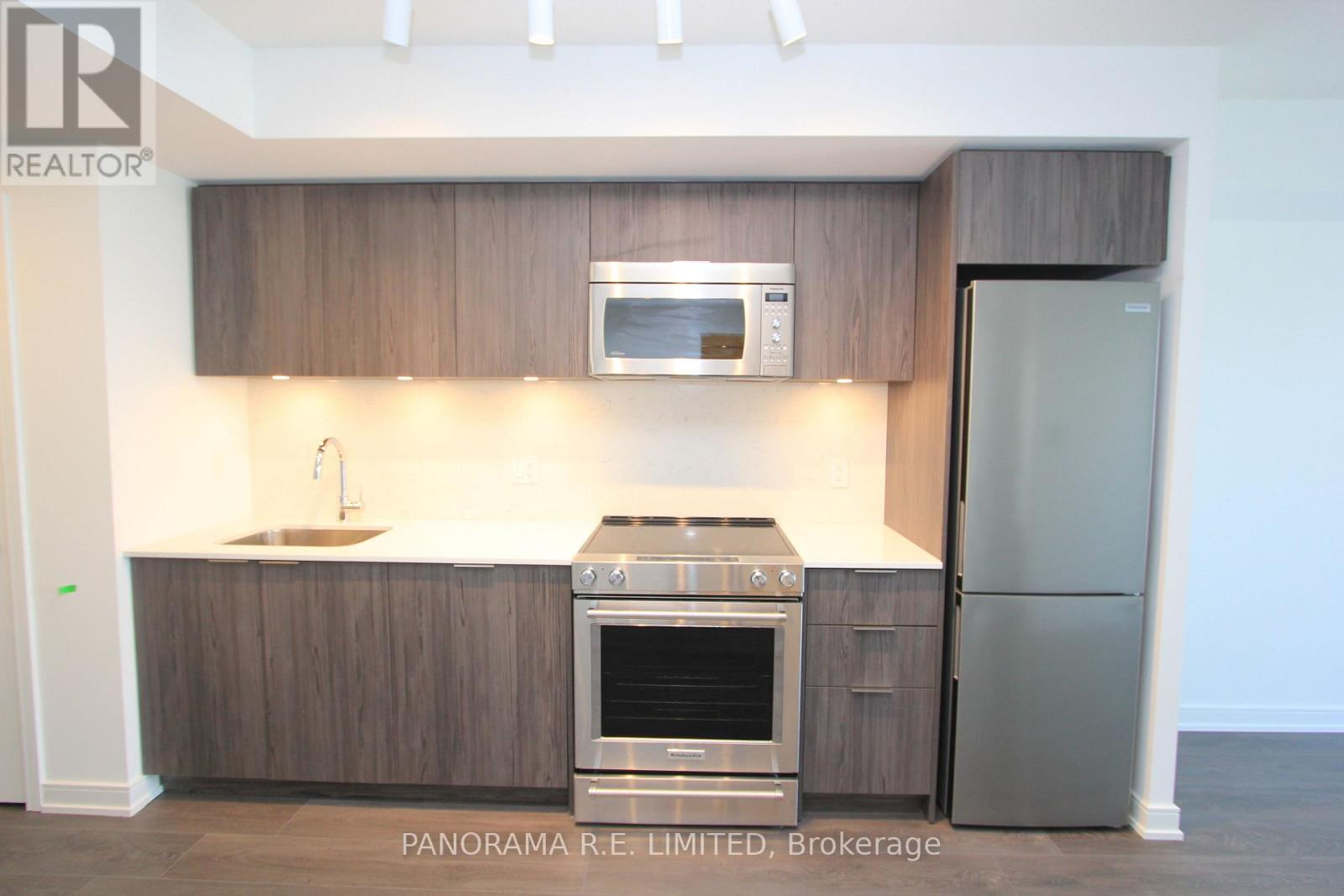2207 - 30 Samuel Wood Way, Toronto, Ontario  M9B 0C9 - Photo 3 - W13127458