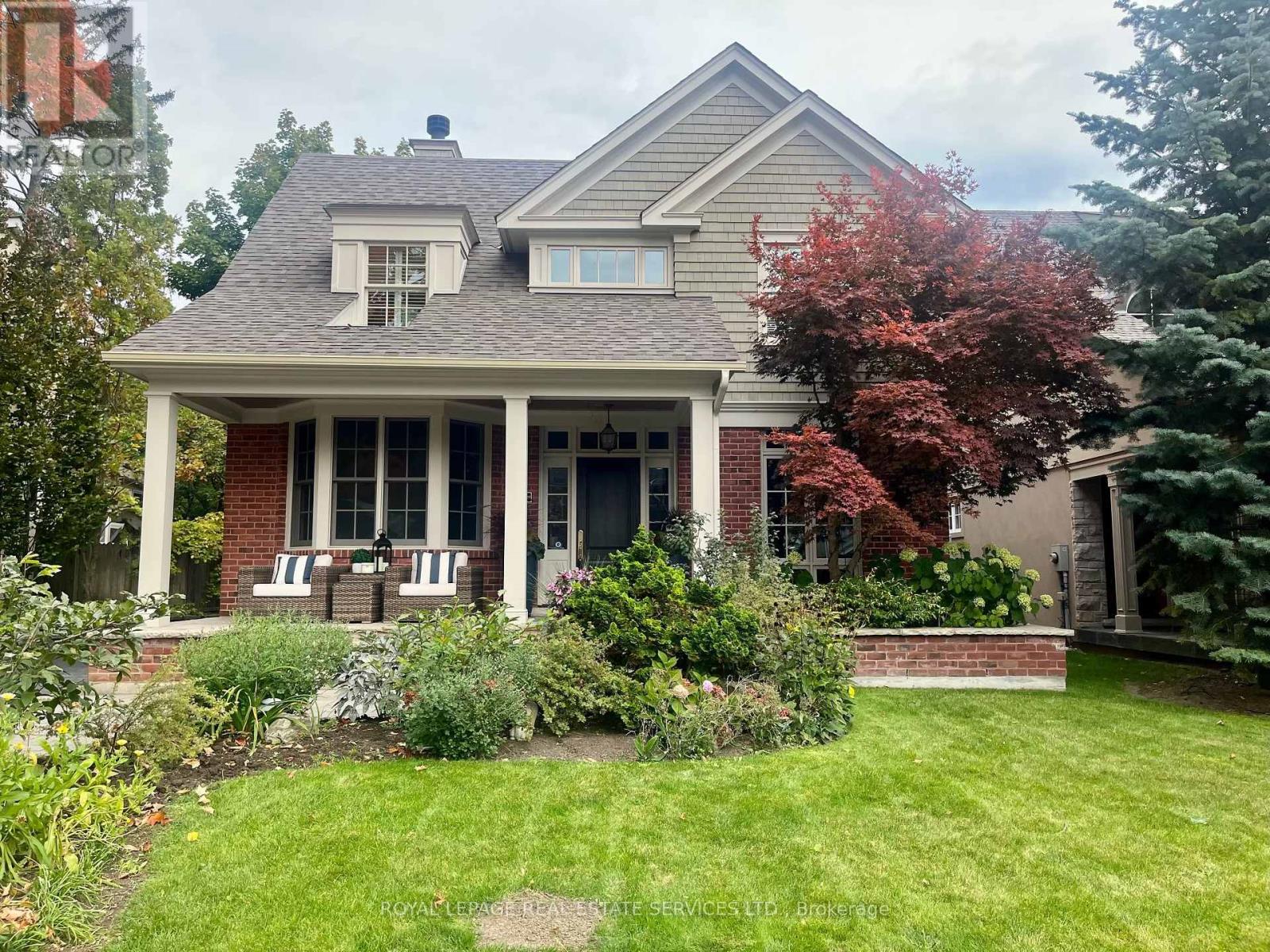 33 Howard Avenue, Oakville, Ontario  L6J 3Y2 - Photo 1 - W13127514