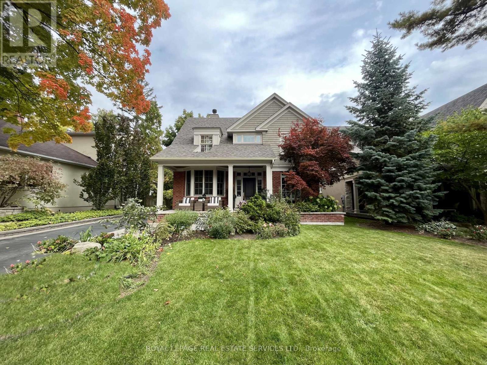 33 Howard Avenue, Oakville, Ontario  L6J 3Y2 - Photo 2 - W13127514