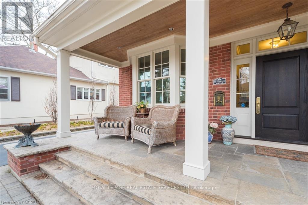 33 Howard Avenue, Oakville, Ontario  L6J 3Y2 - Photo 3 - W13127514