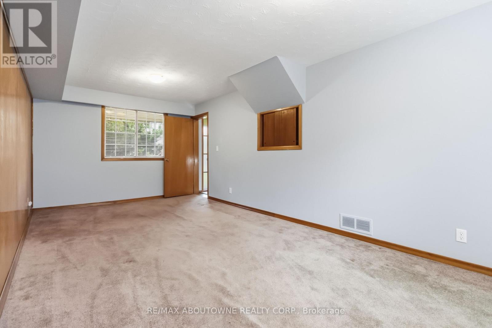 1175 Willowbrook Drive, Oakville, Ontario  L6L 2J9 - Photo 11 - W13127612
