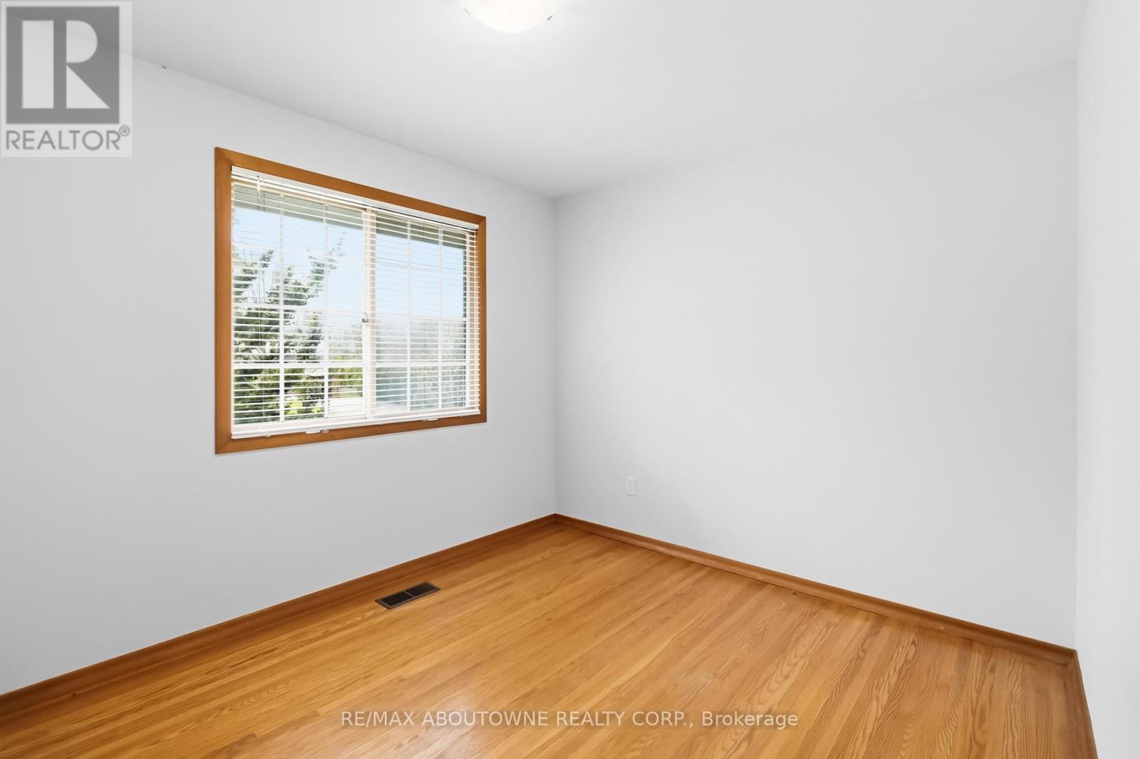 1175 Willowbrook Drive, Oakville, Ontario  L6L 2J9 - Photo 12 - W13127612