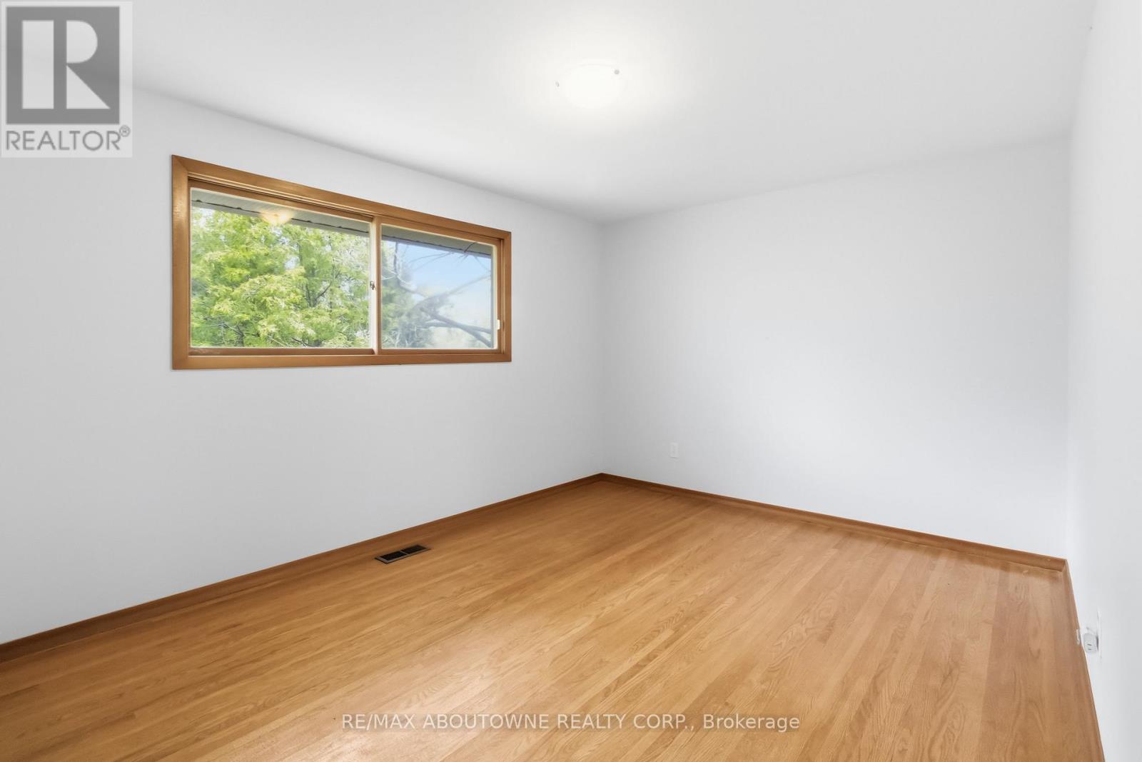 1175 Willowbrook Drive, Oakville, Ontario  L6L 2J9 - Photo 14 - W13127612