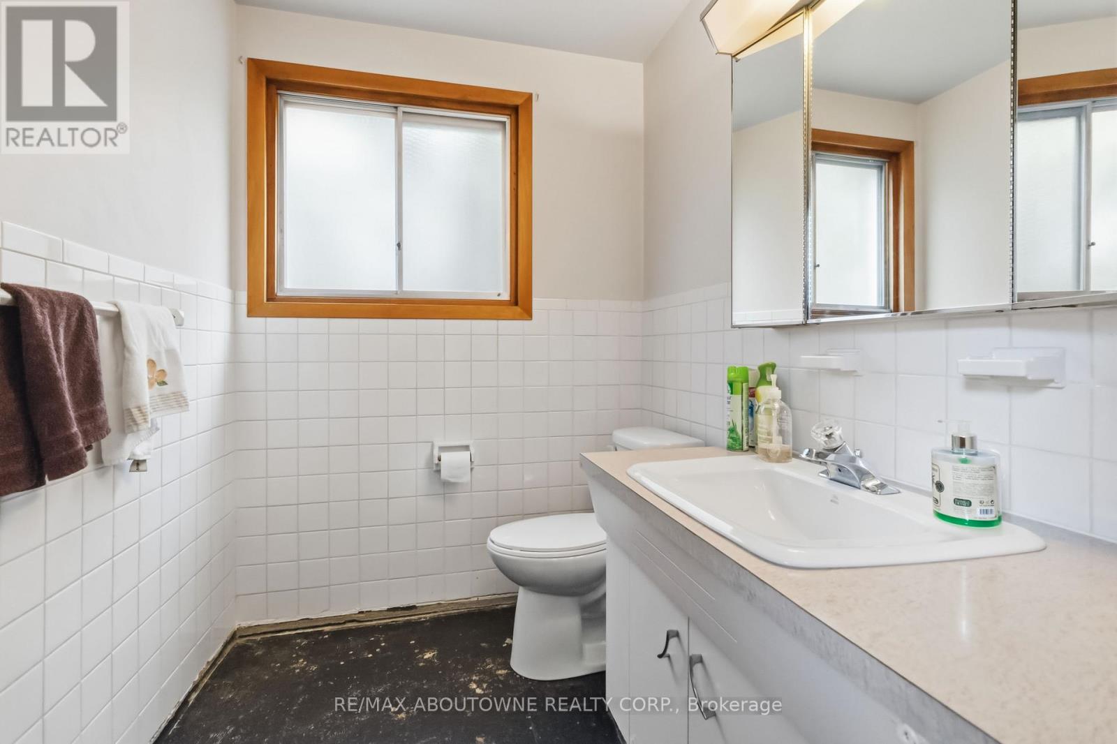 1175 Willowbrook Drive, Oakville, Ontario  L6L 2J9 - Photo 18 - W13127612