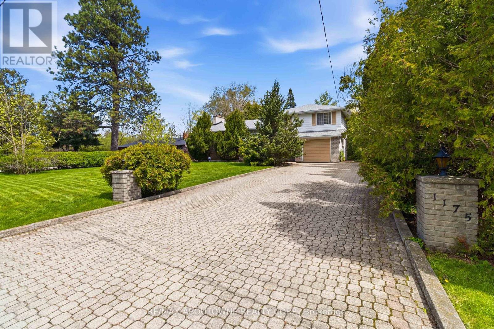 1175 Willowbrook Drive, Oakville, Ontario  L6L 2J9 - Photo 2 - W13127612