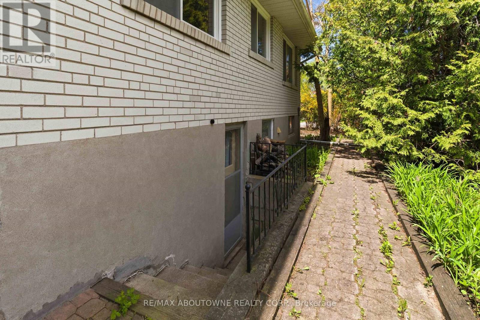 1175 Willowbrook Drive, Oakville, Ontario  L6L 2J9 - Photo 21 - W13127612