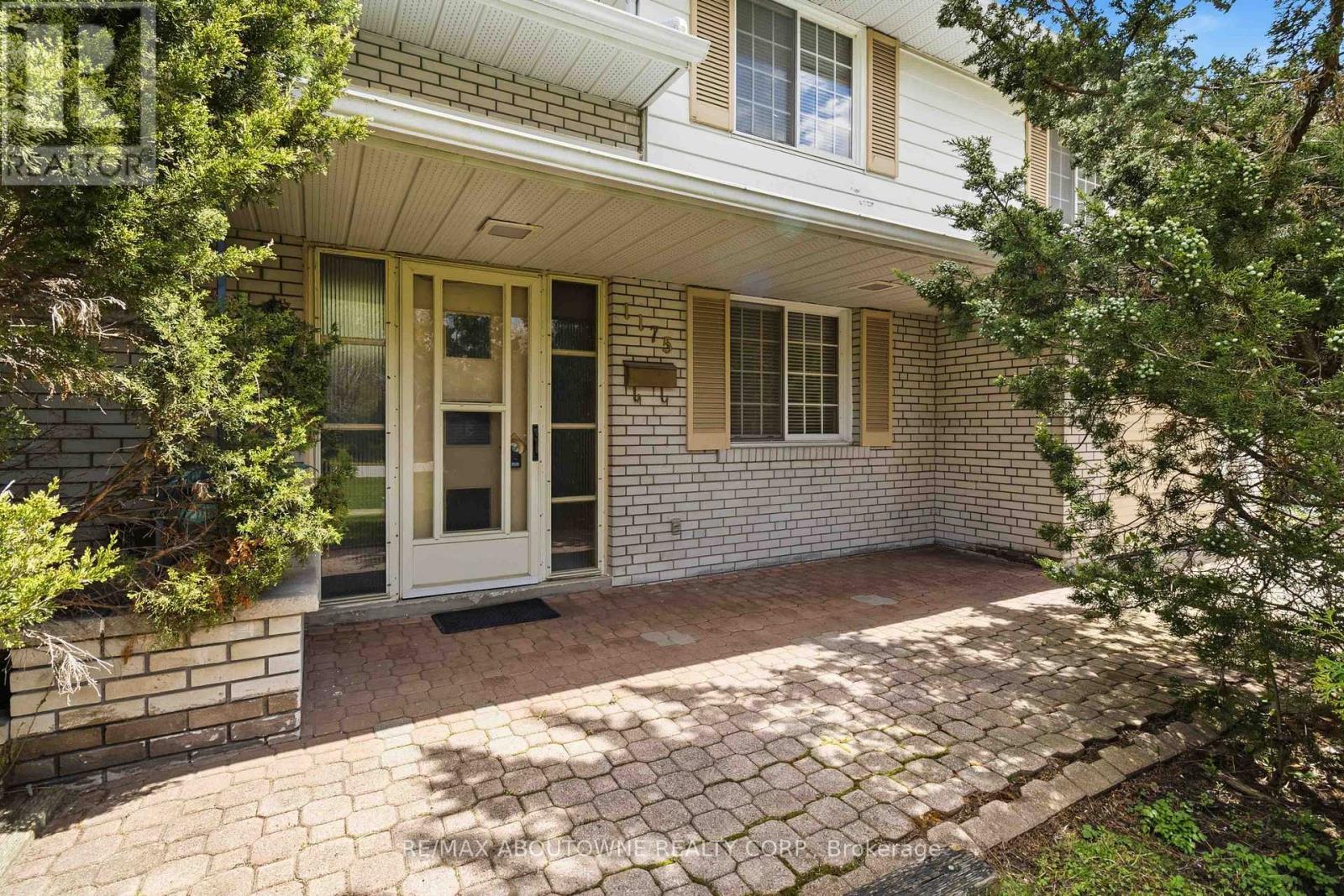 1175 Willowbrook Drive, Oakville, Ontario  L6L 2J9 - Photo 3 - W13127612