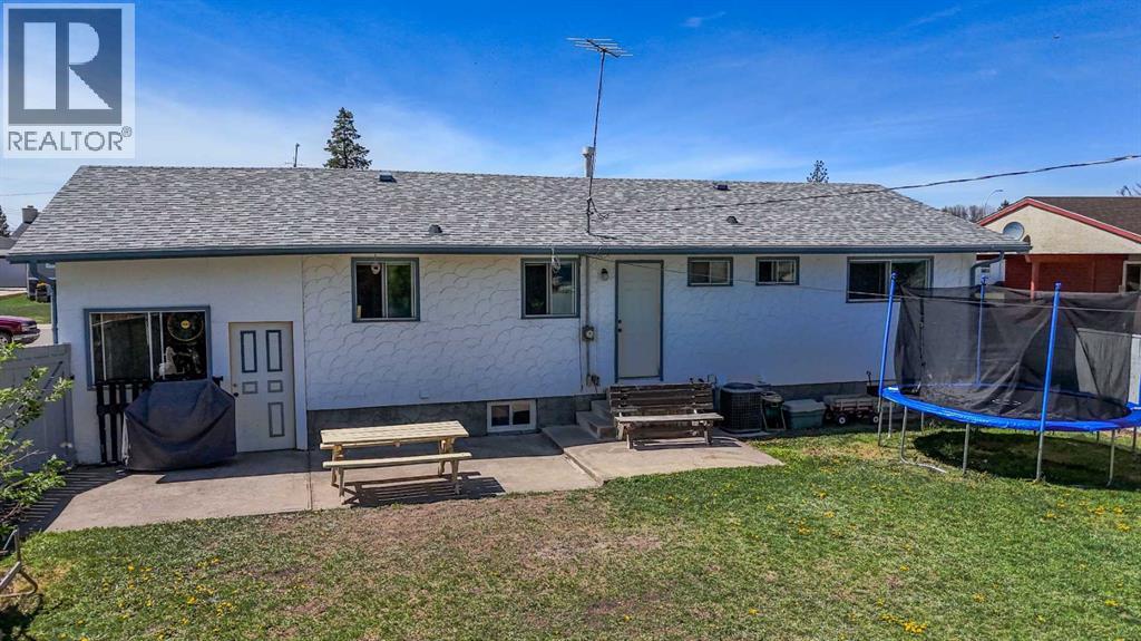 135 N 250 W, Raymond, Alberta  T0K 2S0 - Photo 39 - A2310670