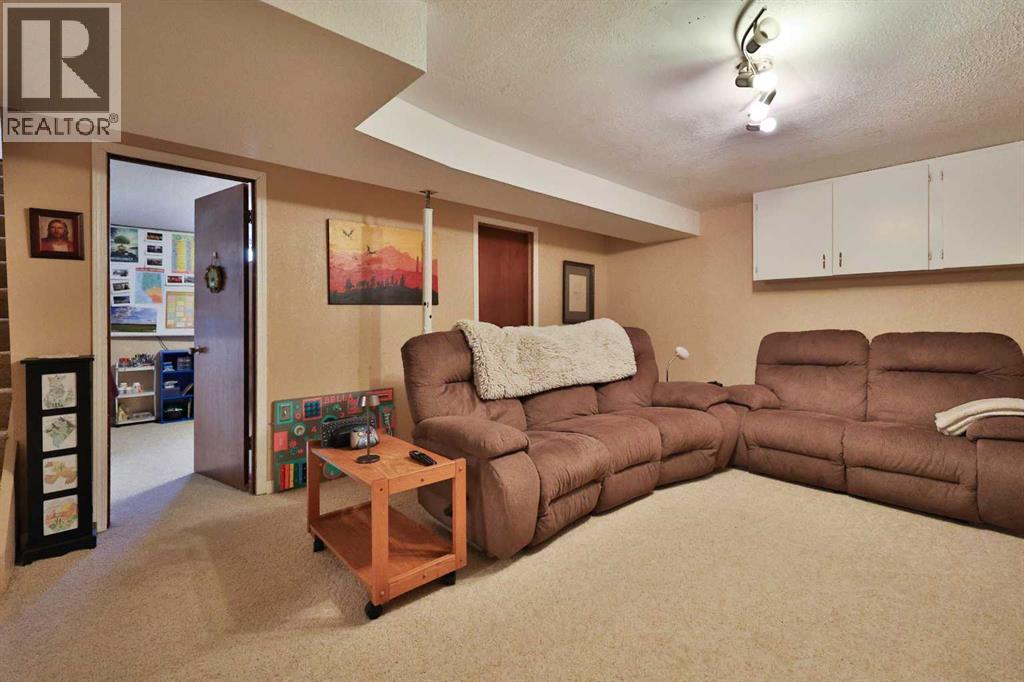 135 N 250 W, Raymond, Alberta  T0K 2S0 - Photo 28 - A2310670