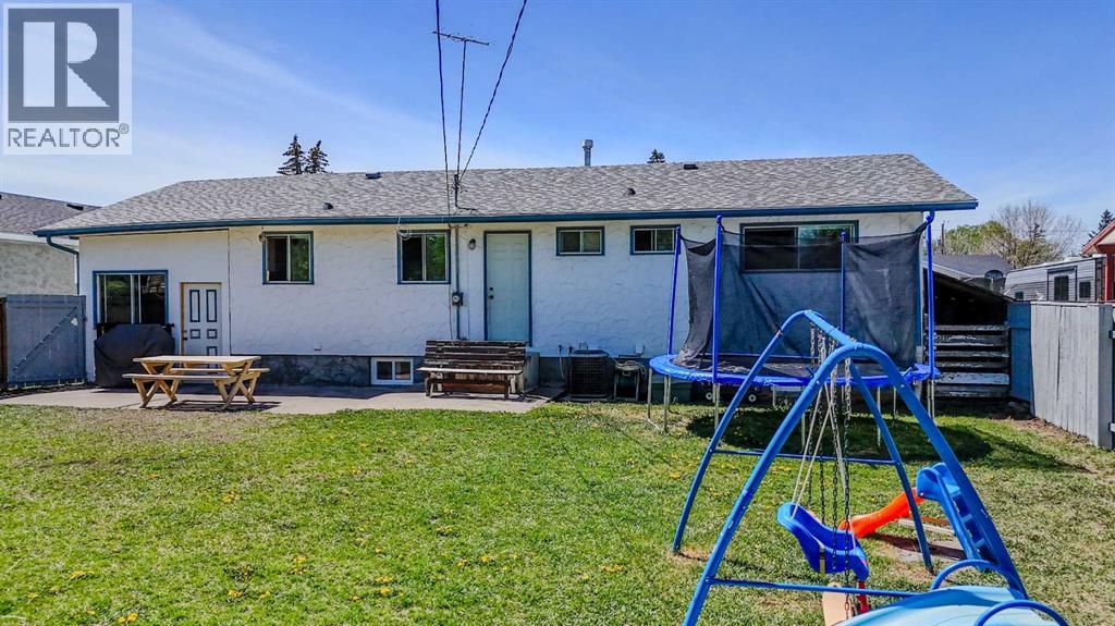 135 N 250 W, Raymond, Alberta  T0K 2S0 - Photo 40 - A2310670