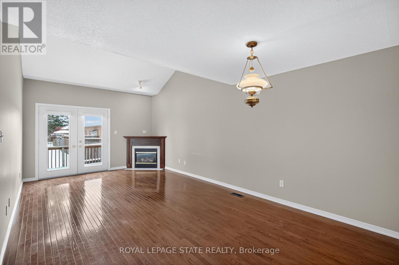 9 Manitoulin Trail, Hamilton, Ontario  L9B 2X8 - Photo 12 - X13127358