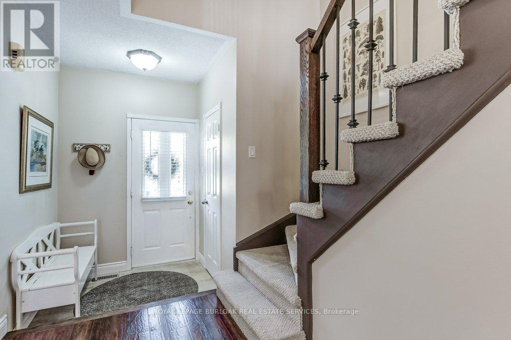 4 Edgewater Drive, Hamilton, Ontario  L8E 4Z3 - Photo 4 - X13127366