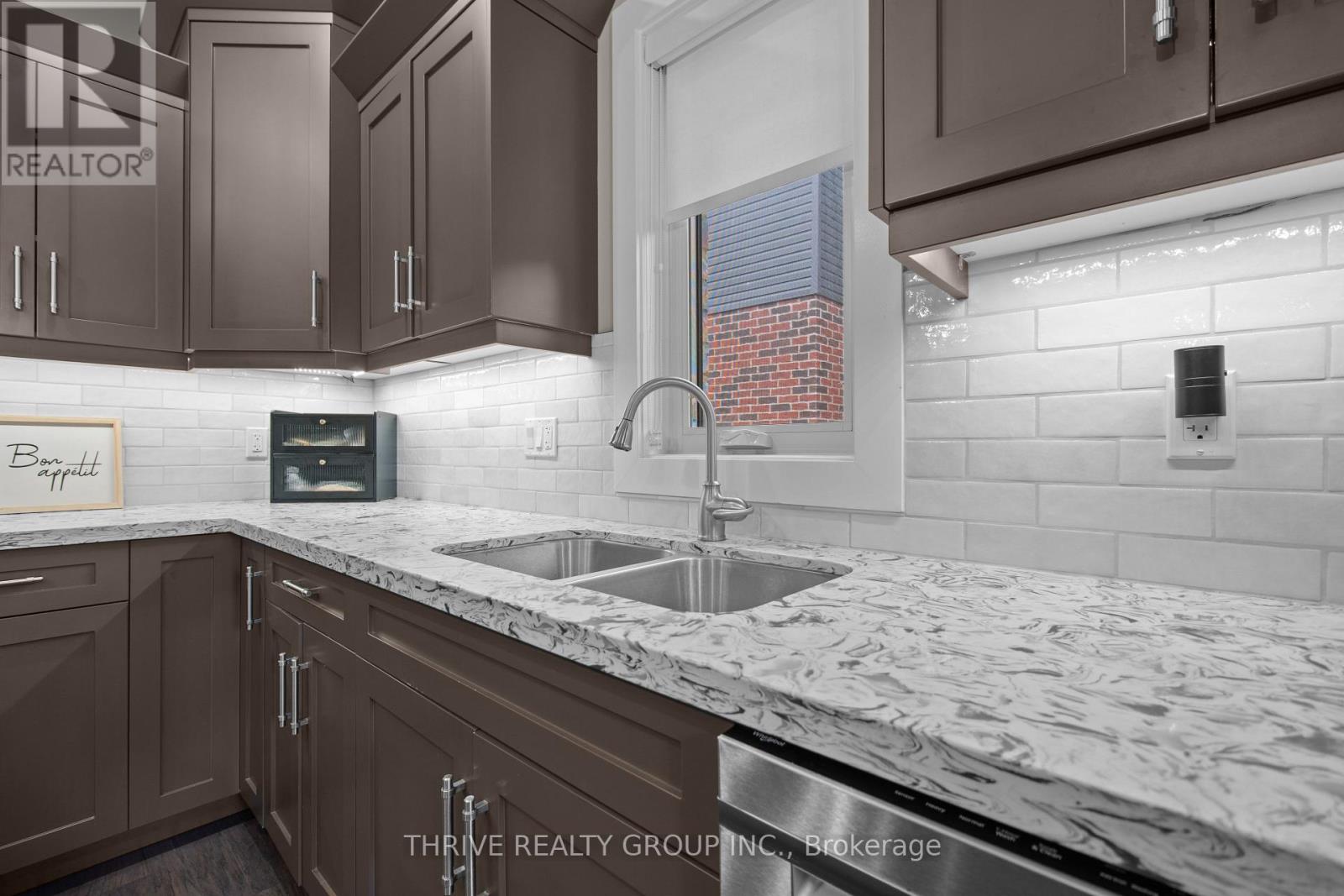 60 Tanya Drive, Southwest Middlesex, Ontario  N0L 1M0 - Photo 12 - X13123892