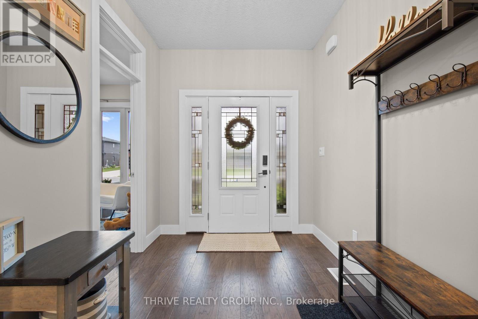 60 Tanya Drive, Southwest Middlesex, Ontario  N0L 1M0 - Photo 4 - X13123892