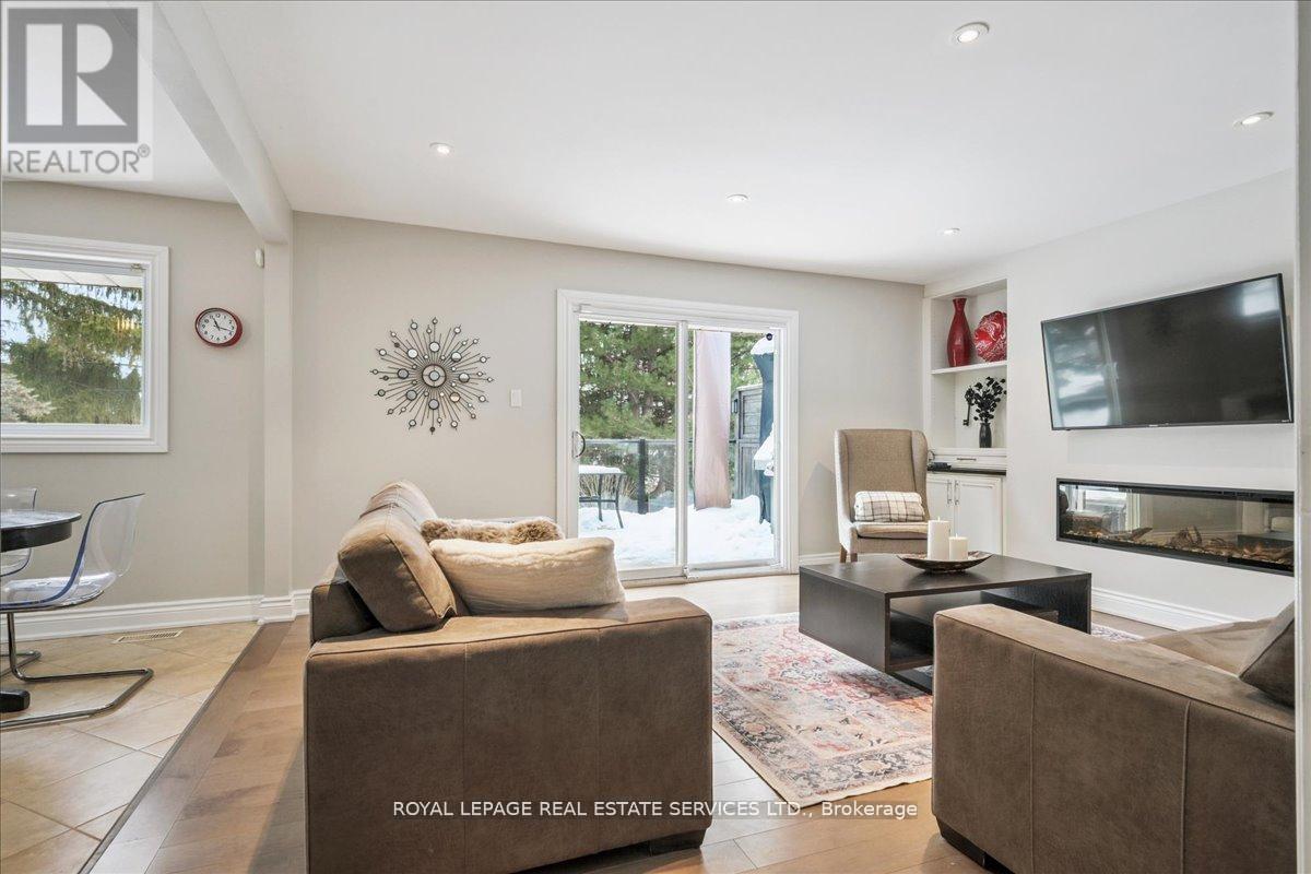 1466 Flaminia Court, Mississauga, Ontario  L5J 3Z6 - Photo 5 - W13072760