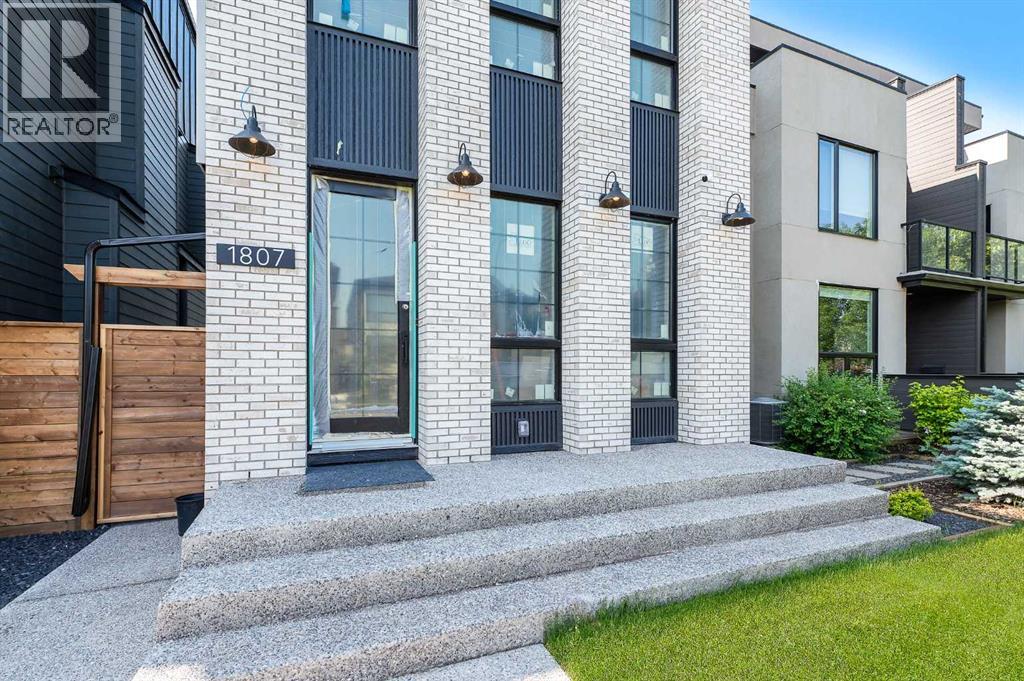 1807 Broadview Road NW, Calgary, Alberta  T2N 3H6 - Photo 2 - A2281441
