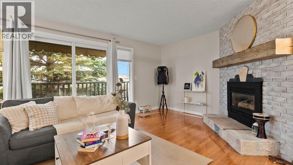 2416 Woodview Drive SW, Calgary, Alberta  T2W 4X7 - Photo 12 - A2308861