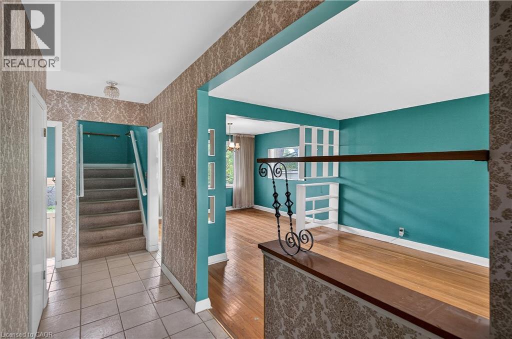 39 West 21st Street, Hamilton, Ontario  L9C 4M6 - Photo 4 - 40830280