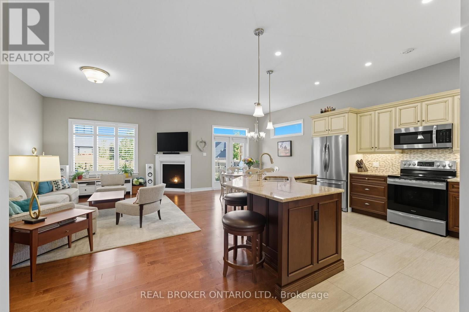 82 Axel Crescent, Ottawa, Ontario  K2V 0K4 - Photo 4 - X13127782