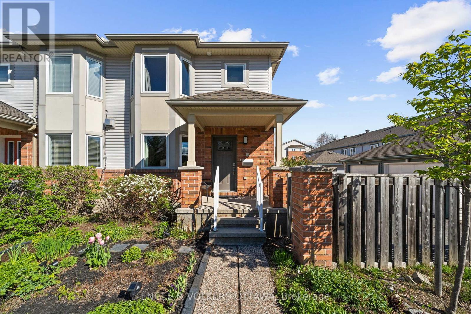 221 MONTEREY DRIVE, Ottawa, Ontario
