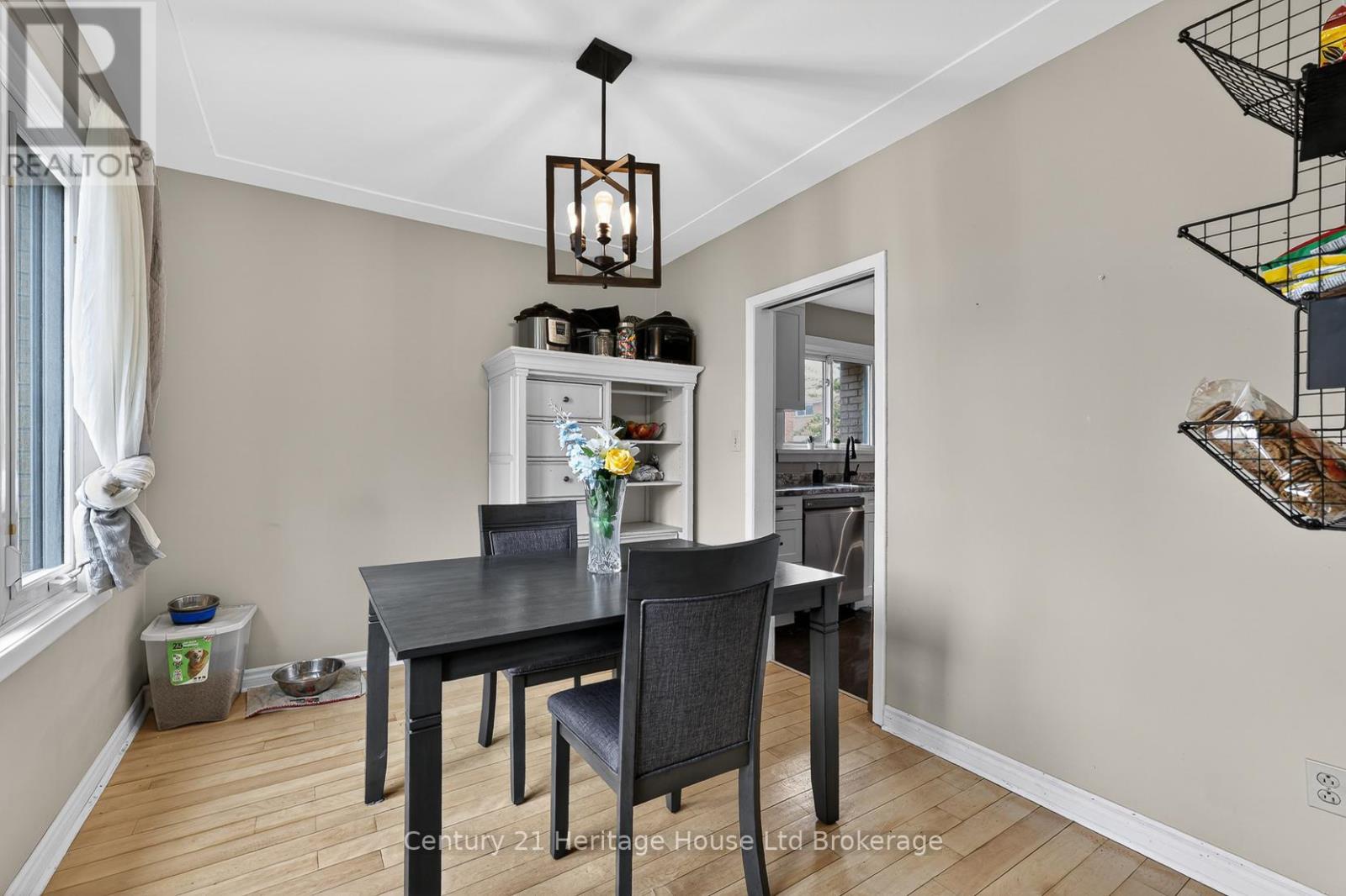 1004 Nesbitt Crescent, Woodstock, Ontario  N4S 7P1 - Photo 11 - X13127786