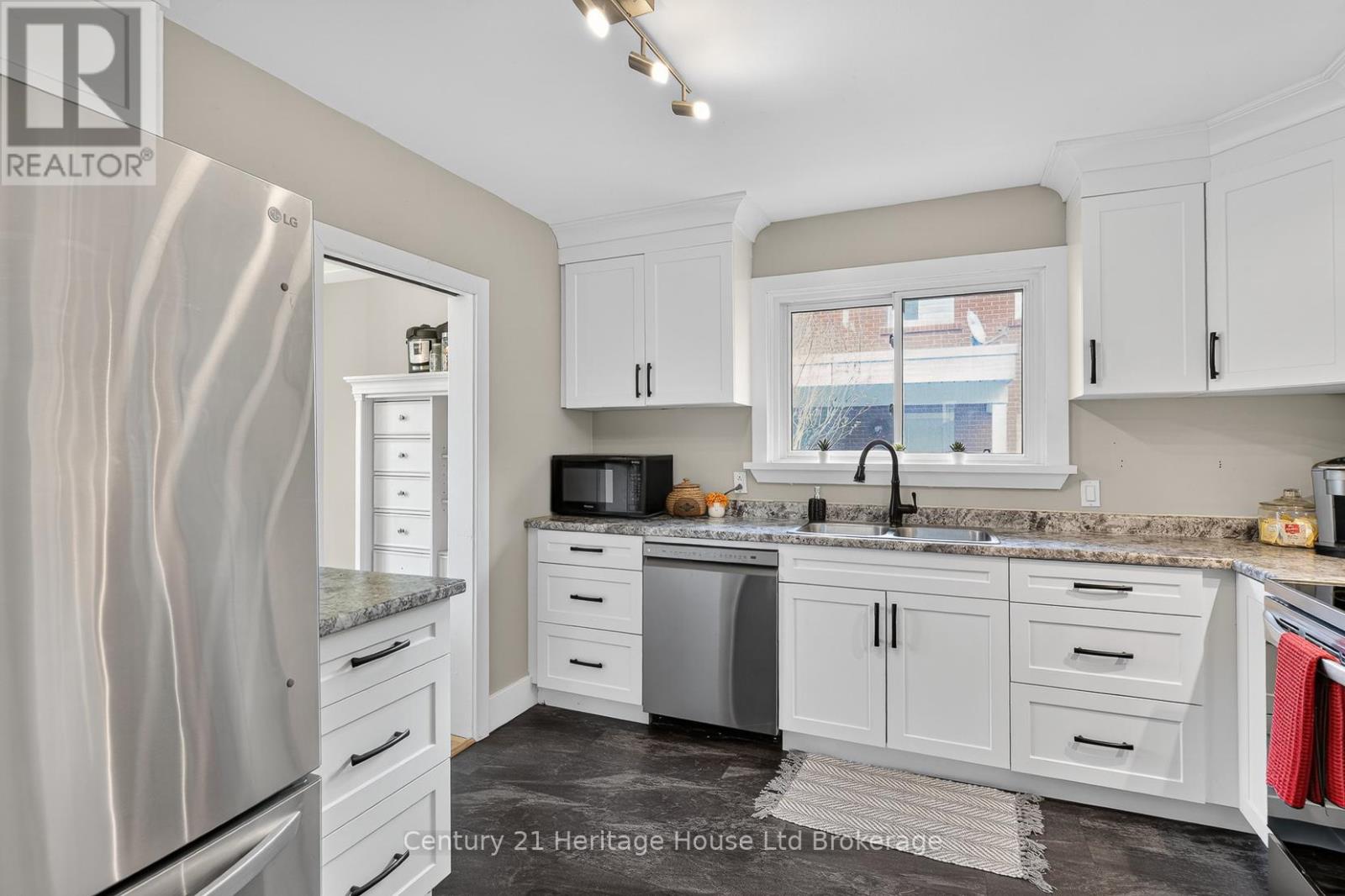 1004 Nesbitt Crescent, Woodstock, Ontario  N4S 7P1 - Photo 7 - X13127786