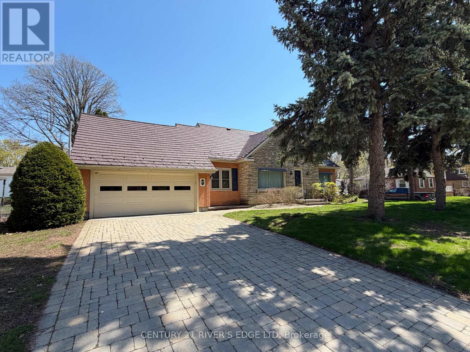 67 North Augusta Road, Brockville, Ontario  K6V 2X7 - Photo 2 - X13127802