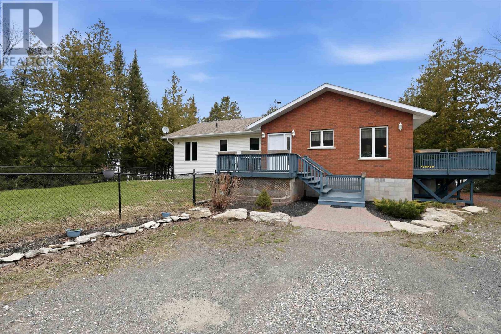 3804 Hamilton Dr, Hilton Beach, Ontario  P0R 1G0 - Photo 3 - SM260341