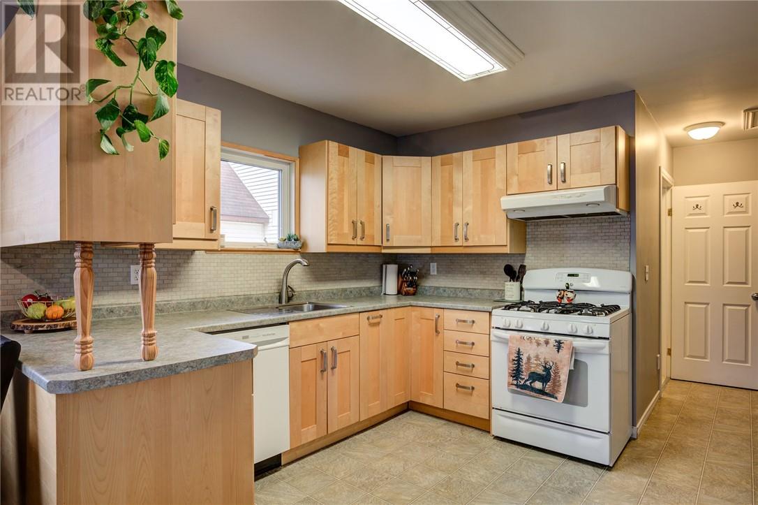 17 Coulson Street, Capreol, Ontario  p0m 1h0 - Photo 4 - 2127340