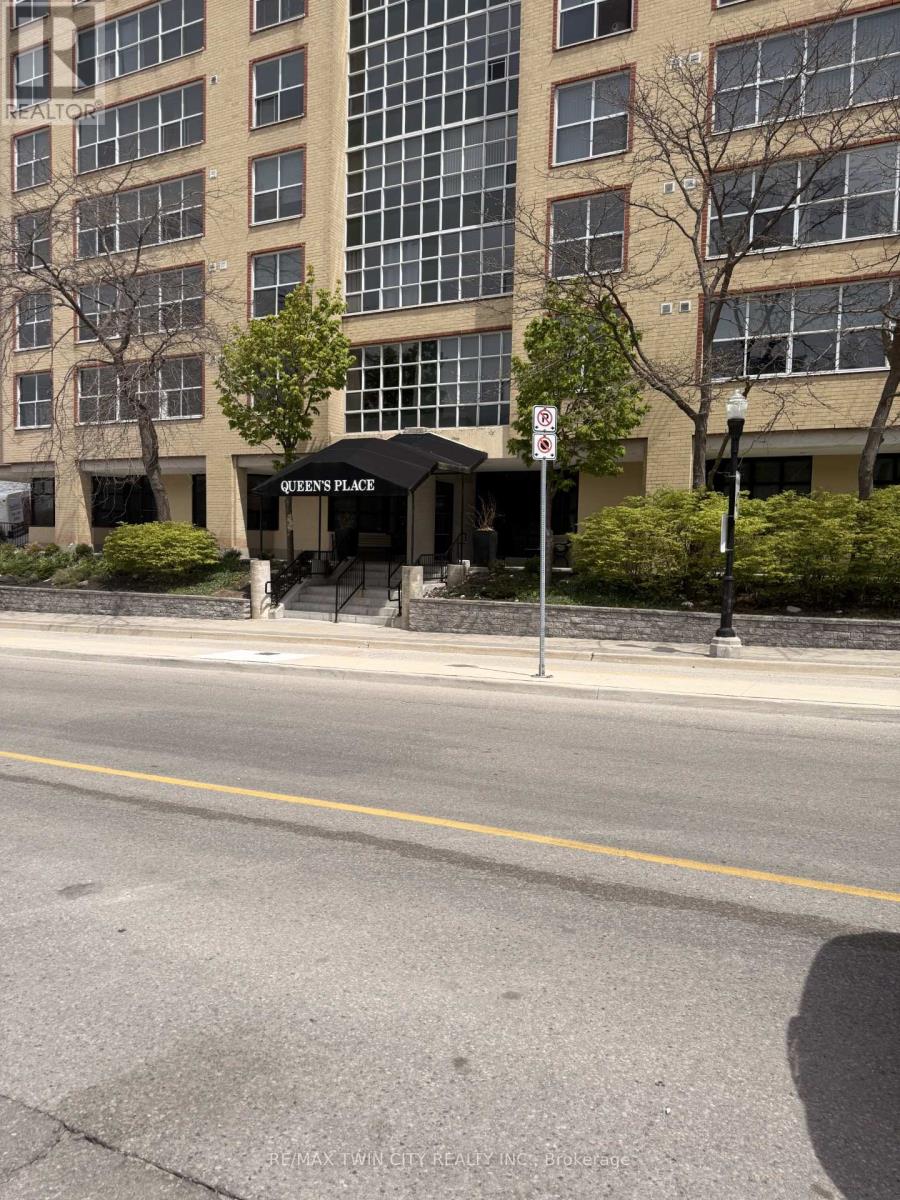 301 - 150 Queen Street S, Kitchener, Ontario  N2G 4T7 - Photo 2 - X12962358