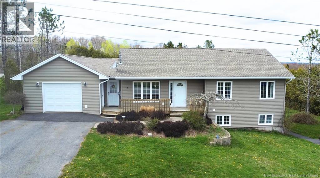 7 Millican Drive, Quispamsis, New Brunswick  E2E 4V6 - Photo 2 - NB139304
