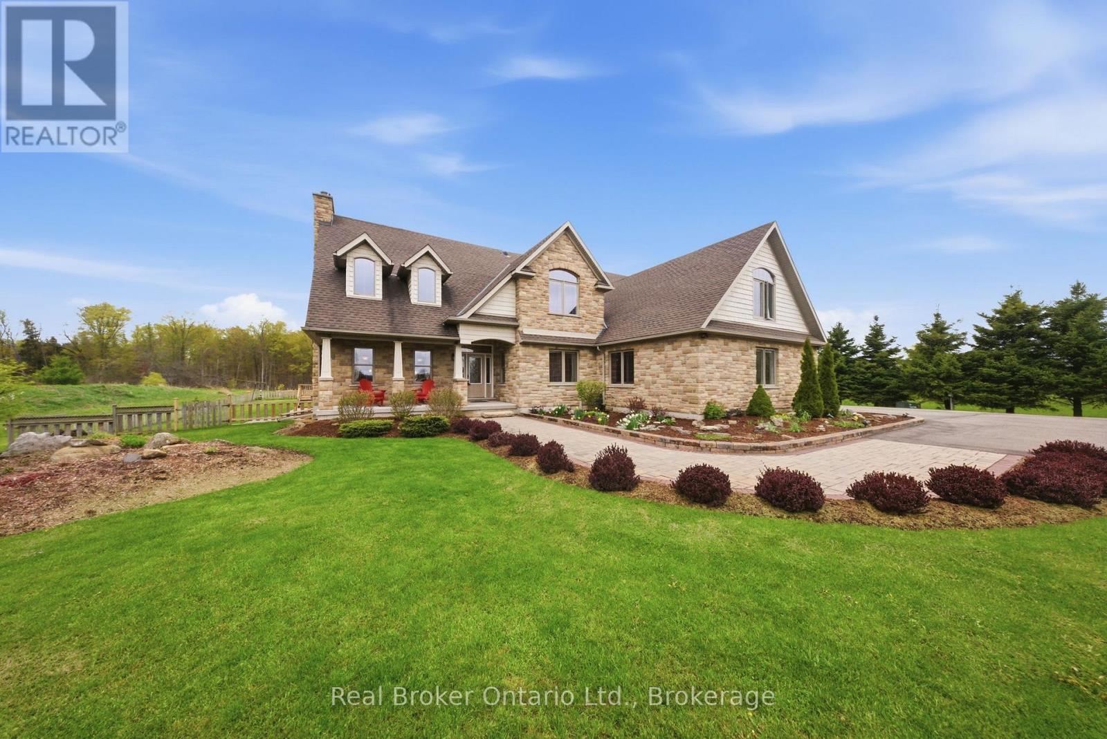 4760 Nassagaweya-Puslinch Townline, Puslinch, Ontario  N0B 2J0 - Photo 2 - X12899650