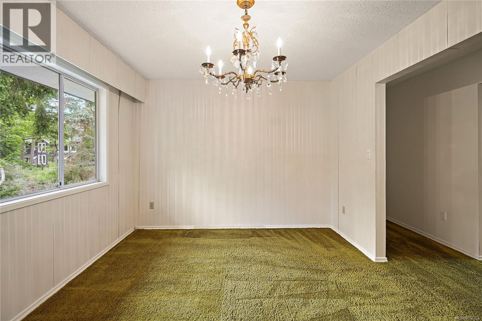 3976 Tudor Ave, Saanich, British Columbia  V8N 4L6 - Photo 10 - 1036754