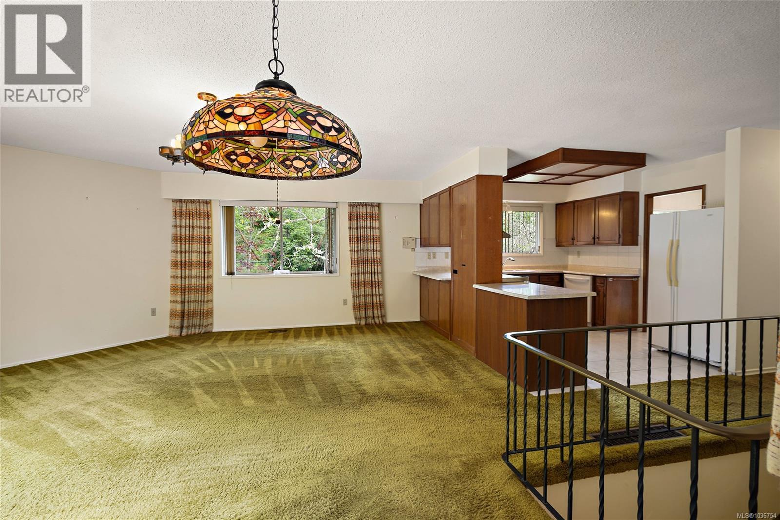 3976 Tudor Ave, Saanich, British Columbia  V8N 4L6 - Photo 12 - 1036754