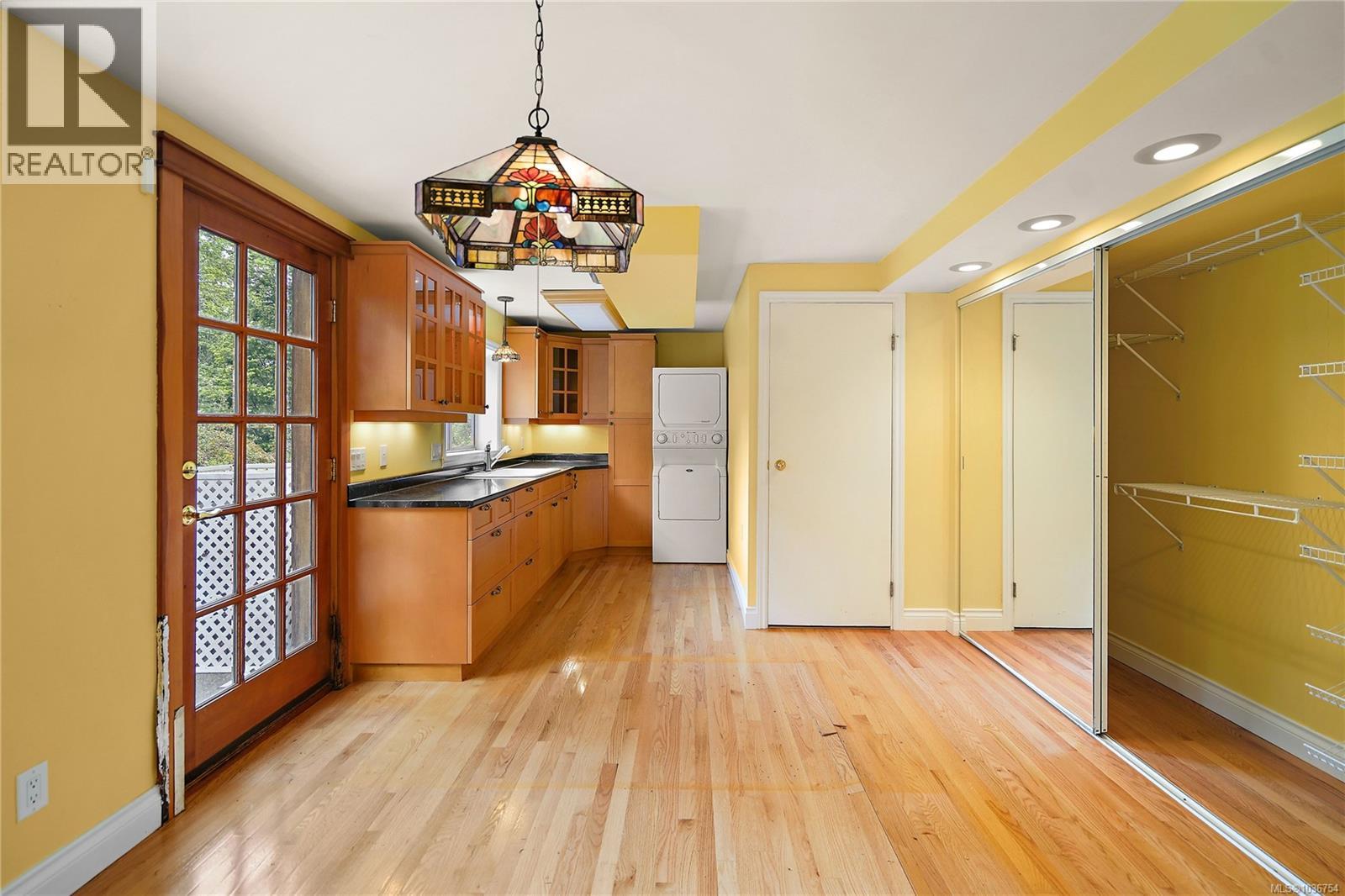 3976 Tudor Ave, Saanich, British Columbia  V8N 4L6 - Photo 29 - 1036754