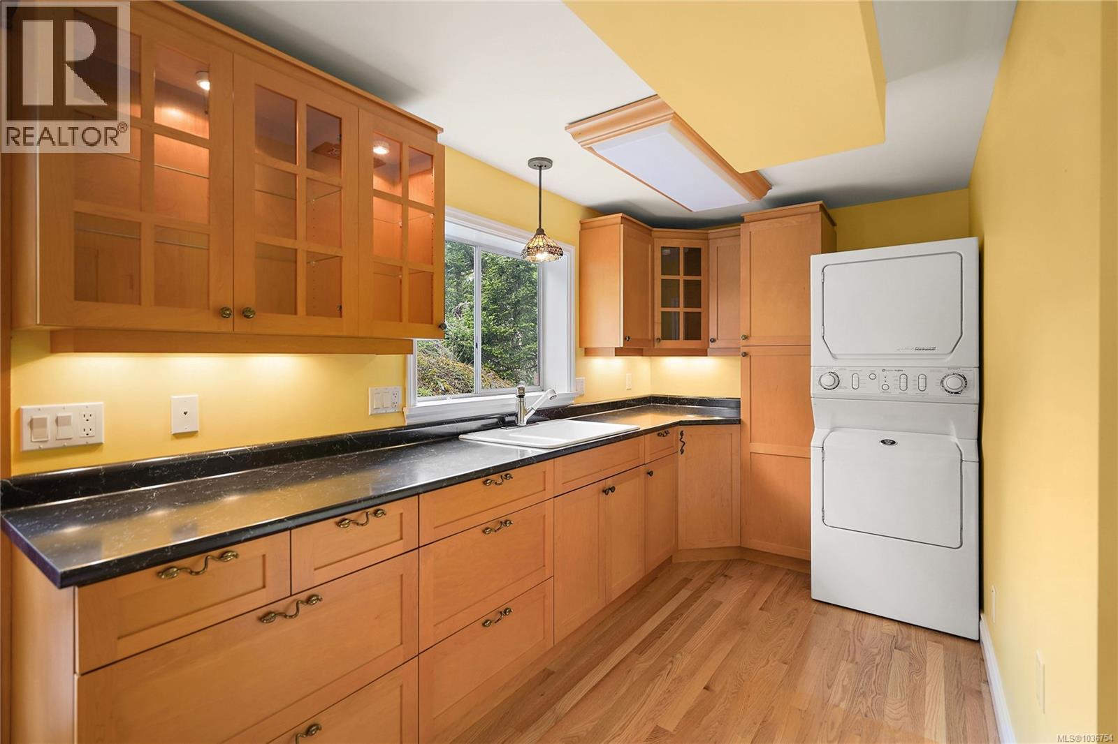 3976 Tudor Ave, Saanich, British Columbia  V8N 4L6 - Photo 31 - 1036754