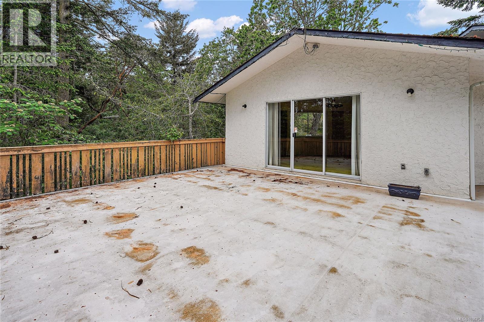 3976 Tudor Ave, Saanich, British Columbia  V8N 4L6 - Photo 33 - 1036754