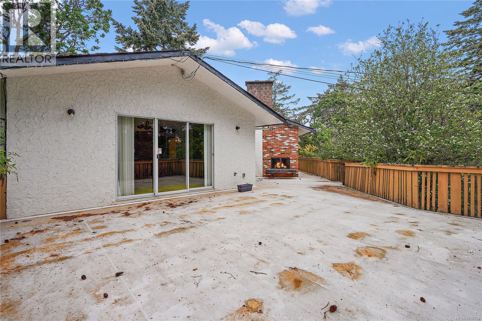 3976 Tudor Ave, Saanich, British Columbia  V8N 4L6 - Photo 7 - 1036754