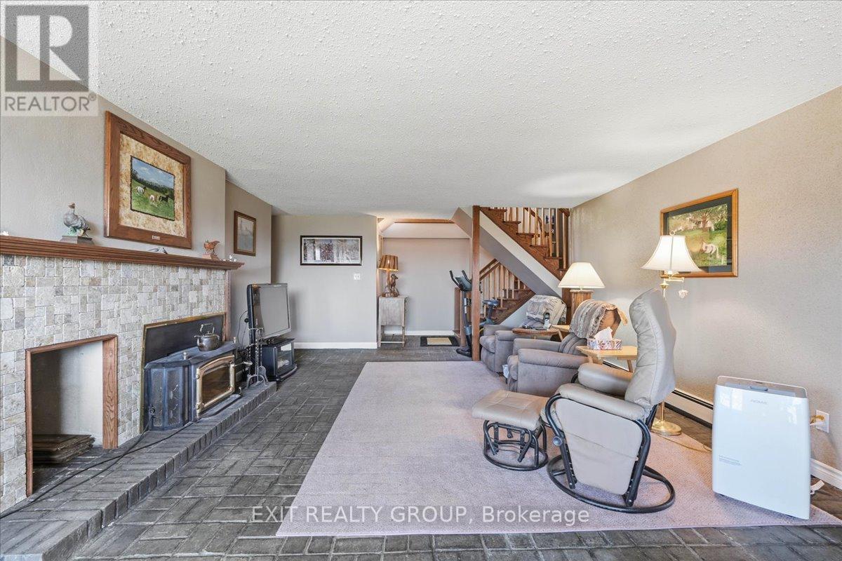 401 Hearns Road, Quinte West, Ontario  K0K 2C0 - Photo 36 - X12982918