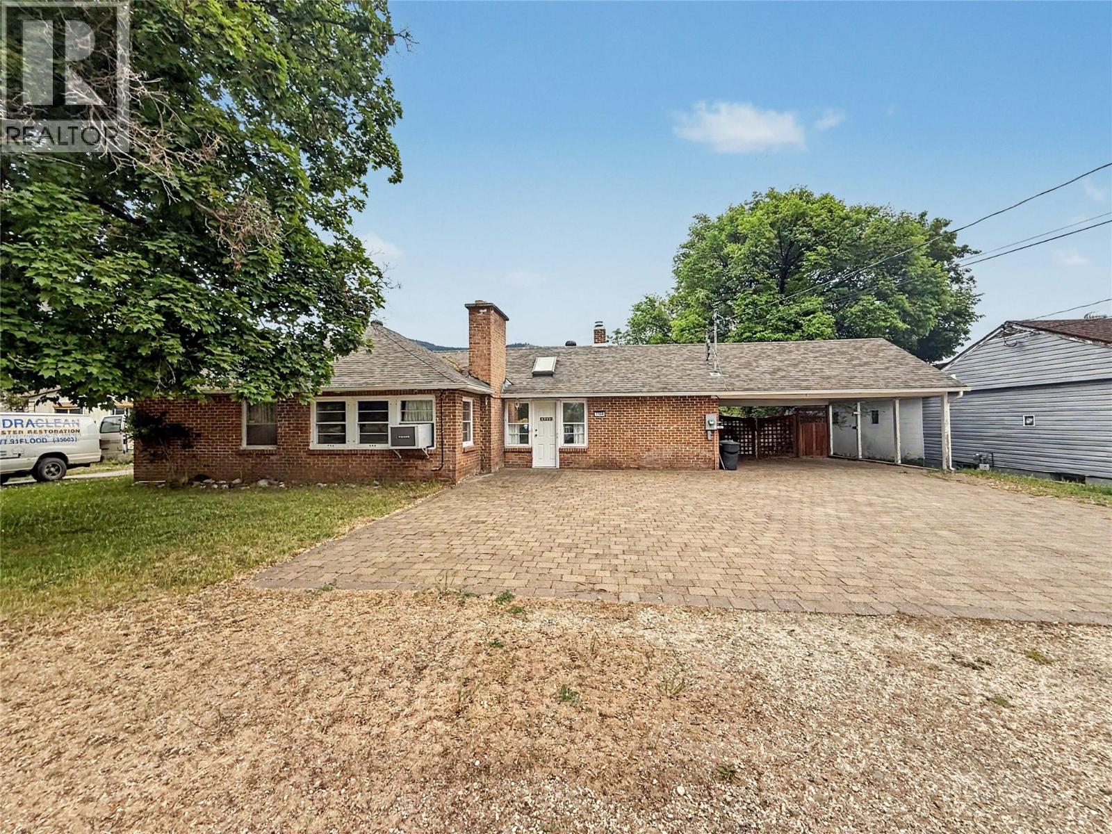 7324 10th Street, Grand Forks, British Columbia