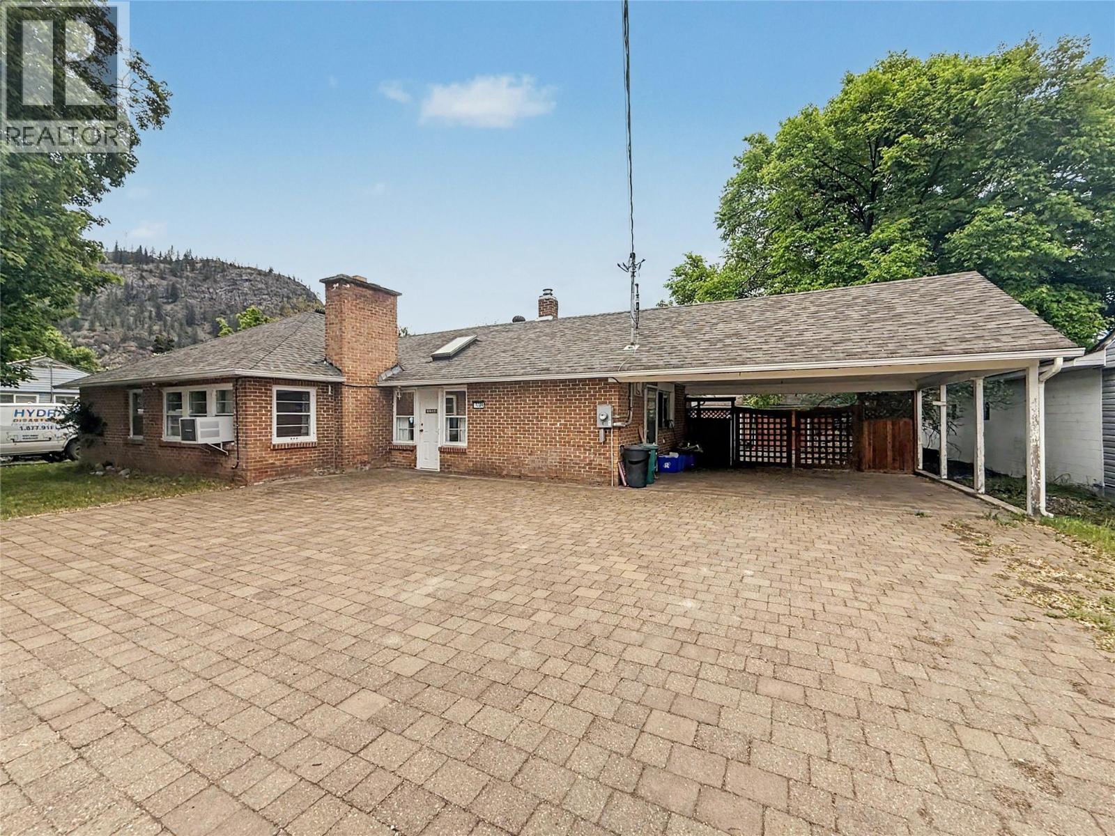 7324 10th Street, Grand Forks, British Columbia  V0H 1H0 - Photo 2 - 10387440