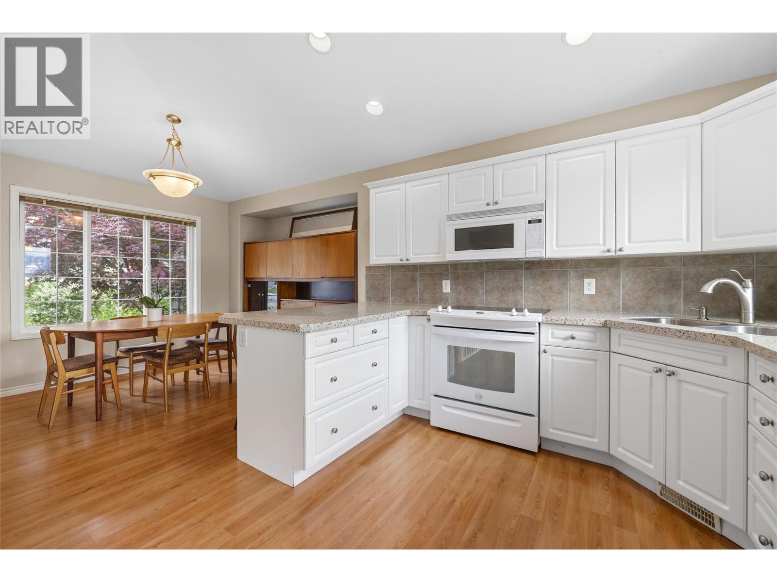 1999 Rosealee Lane, West Kelowna, British Columbia  V1Z 3Z6 - Photo 8 - 10387416
