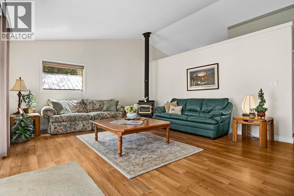 48 Mabel Lake Subdivision Road, Mabel Lake, British Columbia  V0E 1V5 - Photo 12 - 10387411