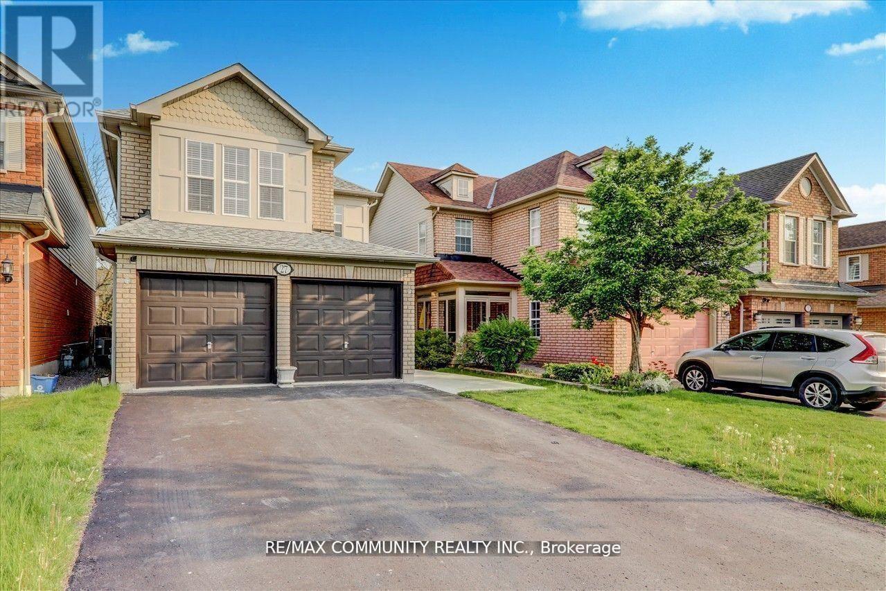 27 MERCHANT AVENUE, Whitby, Ontario
