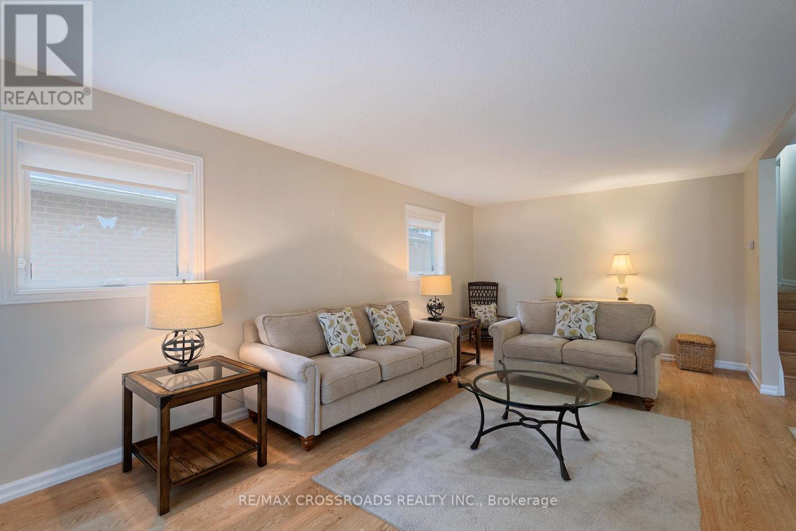 151 Goldhawk Trail, Toronto, Ontario  M1V 1X1 - Photo 10 - E13127832