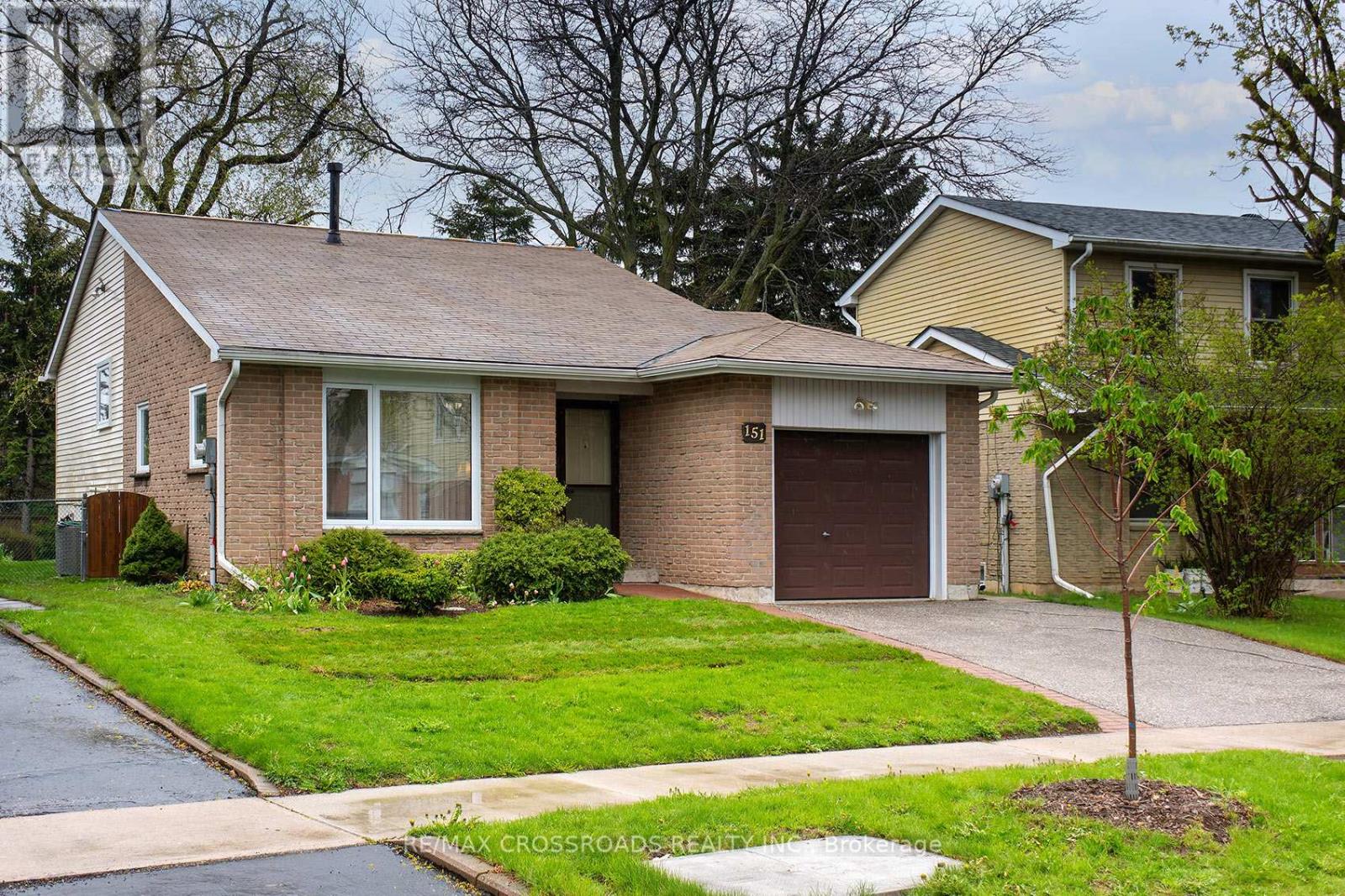 151 Goldhawk Trail, Toronto, Ontario  M1V 1X1 - Photo 3 - E13127832