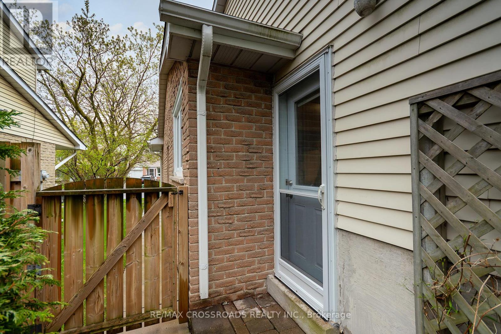 151 Goldhawk Trail, Toronto, Ontario  M1V 1X1 - Photo 38 - E13127832