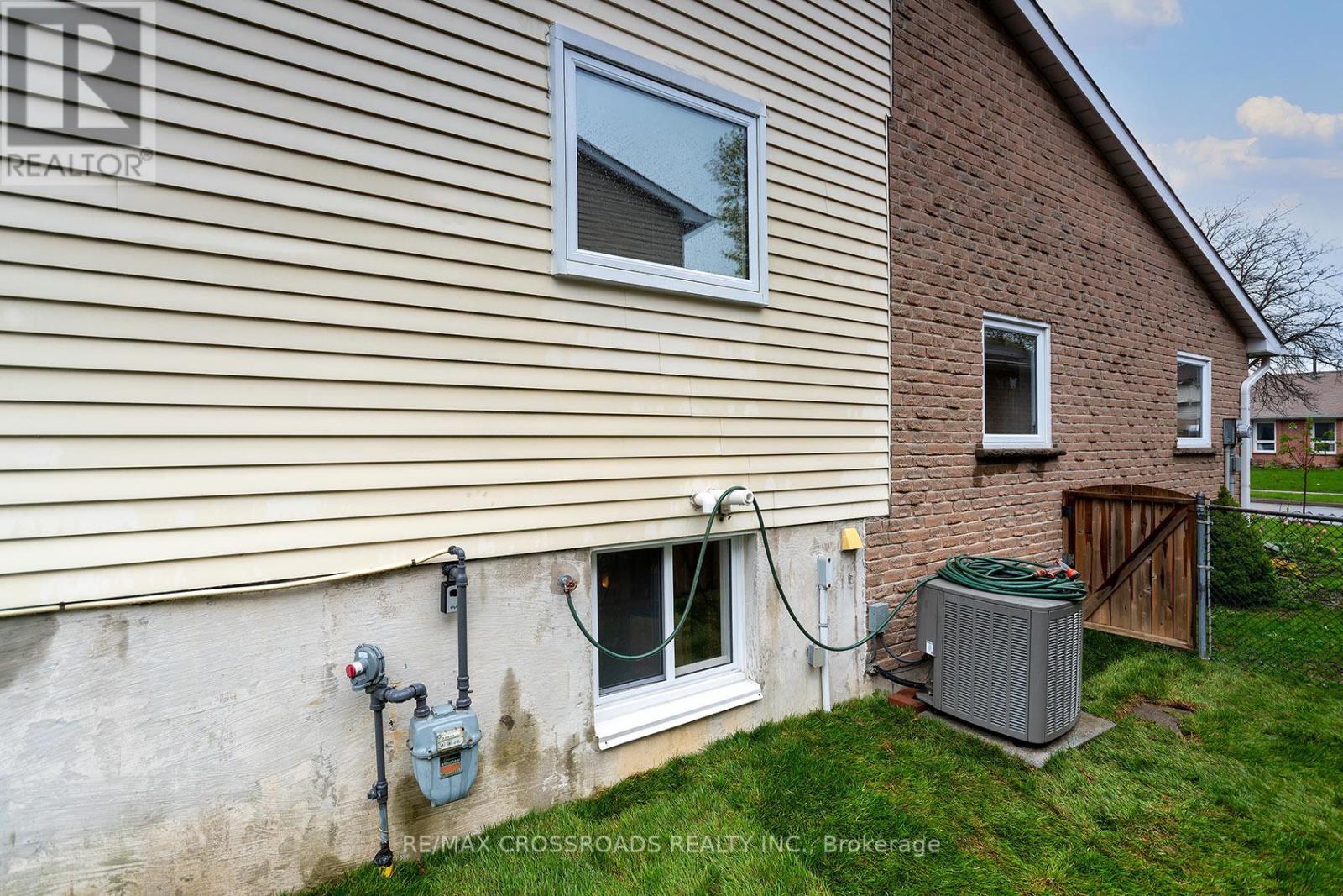 151 Goldhawk Trail, Toronto, Ontario  M1V 1X1 - Photo 39 - E13127832