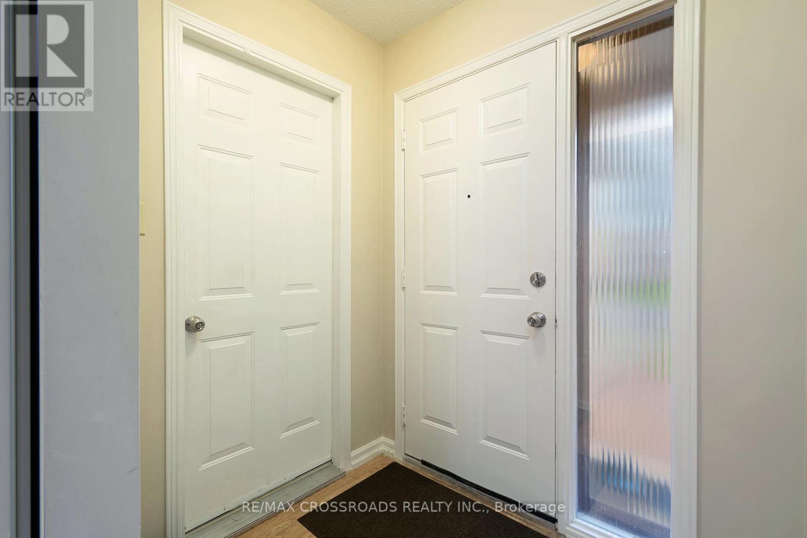 151 Goldhawk Trail, Toronto, Ontario  M1V 1X1 - Photo 6 - E13127832